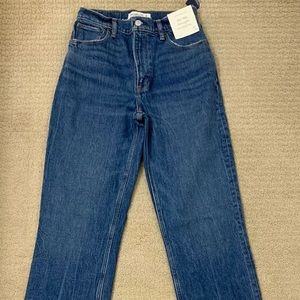 NWT Abercrombie & Fitch Womens 90s Straight Ultra High Rise Jeans Sz 27/4R